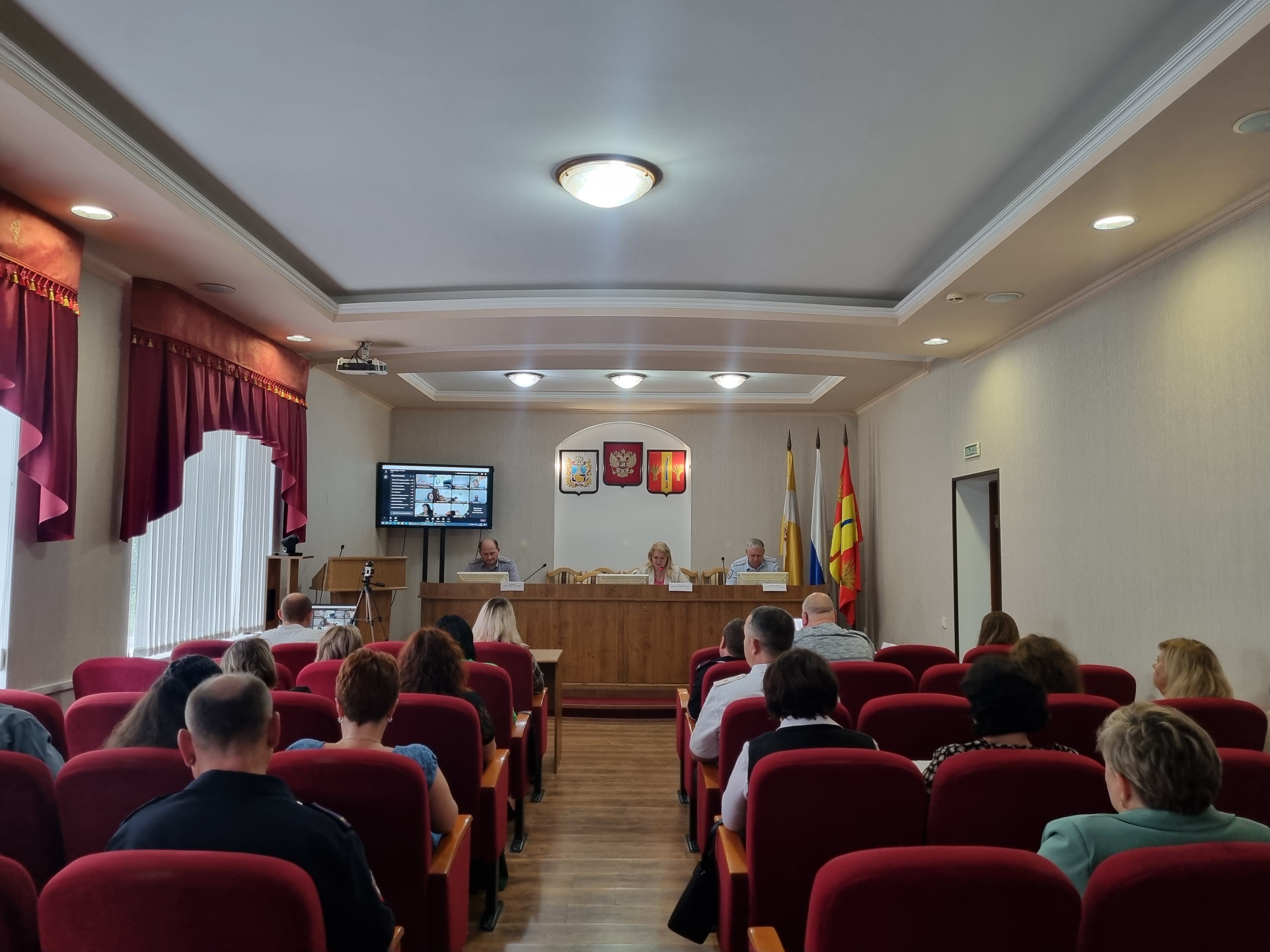Заседание межведомственной комиссии по профилактике правонарушений Новоалександровского муниципального округа Ставропольского края.