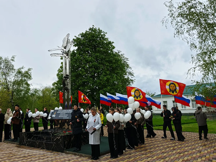 В ст.Расшеватской открыли Стелу в честь героев СВО: подвиг земляков увековечен благодаря народной инициативе.
